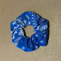 Vintage blue paisley pattern hair scrunchie with bandana print design for women - Hair Tie Style / Blue