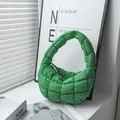 Mini borsa a nuvola trapuntata verde con una trama a bolle pieghettata per donna - Verde scuro