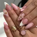 Elegante künstliche Mandelnägel mit 3D-Blumen in Rosa und Goldperlen. - Socialite-Stil 3D Rosa Blumen Mandel Stil (M-B317) / 24 Stück/Set
