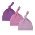 Dreierpack weiche Baby-Knotenmützen aus Baumwolle in verschiedenen Lila- und Rosatönen - Dunkelviolette Blüten + Purpurrote Blüten + Antikes Violett (einschichtig Einzelnes Blütenblatt) / Einheitsgröße