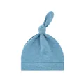 Nahaufnahme einer weichen hellblauen Baby-Knotenmütze aus Baumwolle mit Knotendesign - Blumenkorb (einlagig Einstielig) / Einheitsgröße