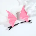 Paar rosa glänzende Leder-Fledermausflügel-Haarspangen für Halloween-Kostümzubehör - Haarclip / 1 Paar Packung / Lackleder Rosa