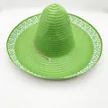 Détail de haute qualité d'un chapeau de paille mexicain vert avec un large bord blanc - L (58-60cm) / Vert