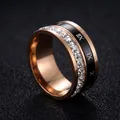 Bague élégante en acier titane or rose avec chiffres romains et cristaux étincelants - Or rose