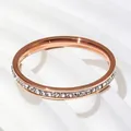 Elegante anello in acciaio inossidabile oro rosa con fascia da 2mm e cristalli intarsiati - US 7 / Stile Pavé Completo in Argilla (38-D-3) / Oro rosa