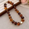 Elegante collar de cuentas de acrílico ámbar con cadena de clavícula ajustable dorada - Oro-Marrón (80#)