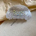 Dettaglio degli strass cangianti su un fermaglio per capelli in resina bianca per donne eleganti. - 35# Pinza Strass Bianco Perlato / Bianco