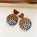 Vintage wood and resin patchwork round dangle earrings with geometric scale pattern - Walnut Wood Resin Patchwork Style (15#)