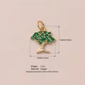 Piccolo ciondolo a forma di albero placcato oro con zirconi verdi e dimensioni esatte - Ciondolo Albero (Solo Ciondolo)