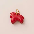 Roter Emaille-Anhänger in Wolkenform mit 18 Karat vergoldeter Öse für DIY-Schmuck - Rotes Pony Anhänger / Rot