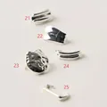 Set di cinque ciondoli metallici argento stile oceano per infradito con motivi di conchiglia - Stile Quadrato Argento (N. 25) / Argento