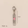 Detailed size and weight view of a MOM stainless steel charm pendant with heart - Pink MAMA Letter Pendant