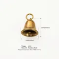 Gros plan d'un pendentif cloche en acier inoxydable doré avec cotes de 14 mm - Pendentif Cloche Dorée Seul (Sans Chaîne)