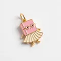 Gros plan d'un pendentif livre rose mignon avec des lunettes et une petite jupe - Pendentif Jupe Livre Seul (Sans Chaîne)