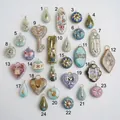 Collectie artistieke handbeschilderde hangers in diverse vormen zoals harten en sterren - Nr.2 Bloemen Lang Ovaal