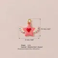 Primo piano del ciondolo stella rosa con dimensioni e info sul materiale in acciaio inox - Stile Stella Alata