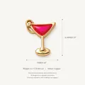 Ciondolo miniatura bicchiere da cocktail in rame dorato con smalto rosa intarsiato. - Charm Calice di Vino Rosa