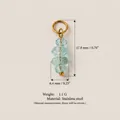 Vue détaillée des mesures du pendentif en perles de cristal bleu avec anneau doré acier - No.9 Pendentif Sapin Noël Vert Seul (Sans Chaîne) / 17.8mm x 6.4mm / Or