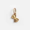 Gouden farfalle pasta hanger met een fonkelende steen voor gepersonaliseerde sieraden - Strikvorm