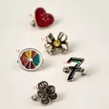 Divers charmes de chaussures DIY peints avec des motifs de cœur, fleur et chiffre. - Pendentif Fleur à Quatre Pétales