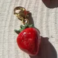 Colgante de fresa realista con cierre de langosta dorado para joyería de bricolaje creativa - Colgante de Fresa Realista Solo (Sin Cadena)