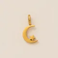 Dettaglio di un ciondolo in acciaio inossidabile dorato con mezzaluna e stella. - Crescent Moon Pentagram Combo Pendant / Oro
