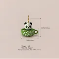 Vista dettagliata del ciondolo panda 3D in tazzina con specifiche del materiale in rame - Panda / Oro