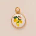 Pendentif rond doré avec un motif imprimé de citron et de feuilles d'été éclatant - Imprimé Citron Peint à la Main / Pendentif Tournesol Rond