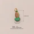 Vue détaillée d'un pendentif cactus montrant des dimensions de 17 mm sur 8 mm pour bijoux - Pendentif Cactus
