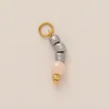 Gedetailleerd overzicht van een handgemaakte kralenhanger voor schoenen in roze. - Nr.22 Vierkante Nude Roze Jade-Look Kraal