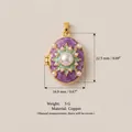 Detailoverzicht van de paarse emaille medaillon met parel en gouden afmetingen - Paarse Parel Hanger Zonder Ketting