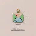 Pendentif enveloppe cœur en émail coloré carré en acier inoxydable poli pour colliers. - Pendentif Enveloppe