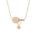 Vue rapprochée d'un collier raquette de ping-pong doré avec de jolies perles fines. - Collier de Perle Artificielle de Raquette de Ping Pong