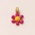 Nahaufnahme eines rosa-gelben Blumen-Anhängers mit Smiley-Gesicht für DIY-Schmuckherstellung. - Sonnenblumen-Anhänger