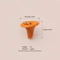 Vista detallada que muestra las dimensiones exactas y el peso de 4g del colgante de seta naranja - Colgante Seta Ocre No 4 / 14.5x12mm / Amarillo Tierra