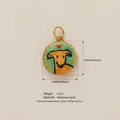 Ciondolo tondo in acciaio inox con cane artistico, 15x23mm, peso 4,5g, dettagli SKU. - Pendaglio Rotondo con Illustrazione di Cane