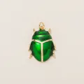Elegante ciondolo a forma di scarabeo in smalto verde con finitura in metallo dorato - Scarafaggio Verde