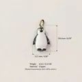 Detailgetreuer Pinguin-Anhänger aus Kupfer mit weiß-schwarzer Emaille - Pinguin Anhänger