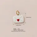 Mini wit emaille enveloppe hangertje met rood hartje, roestvrijstalen sieraden accessoire - Witte Enveloppe Hanger (12) / Wit