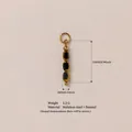 Vertikaler Edelstahl-Anhänger mit schwarzen Emaille-Perlen und 18K Goldbeschichtung - Schwarzer Stein