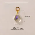 Vue détaillée du pendentif goutte en cristal irisé avec ses dimensions et son poids exact - Pendentif Style Quartz Rose