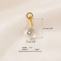 Vue détaillée du pendentif en cristal plaqué or 18 carats avec poids et dimensions. - Pendentif Blanc