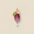 Gros plan élégant d'un pendentif en forme de fruit avec résine violette et perle - Pendentif Seul (Sans Chaîne) (Pêche Violette) / Violet