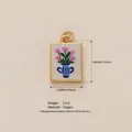 Ciondolo rettangolare in rame placcato oro con dettaglio di design floreale di tulipani - Fiore