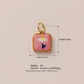Eleganter rosa Gänseblümchen-Keramikanhänger mit Vergoldung und Maßangaben gezeigt - 12-Rosa Quadrat Blumen