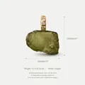 Vue détaillée d'un pendentif en pierre naturelle verte avec dimensions et poids - Pendentif Seul (8-Pendentif Vert) / Vert