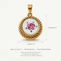 Elegante ciondolo a rosa vintage in acciaio inossidabile placcato oro PVD con smalto bianco - Solo Ciondolo / Stile 1 Ciondolo Rosa a Forma di Ventaglio Solo (Senza Catena)