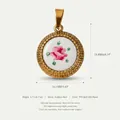 Ciondolo rotondo in acciaio inox con pittura rosa rosa e placcatura in oro reale PVD - Solo Ciondolo / Stile 3 Ciondolo Rosa a Piastra Rotonda Solo (Senza Catena)