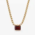 18k vergulde box ketting met een donkerrode smaragd geslepen geboortesteen hanger. - Januari (Rood)