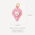 Dettaglio del ciondolo a cuore in smalto rosa con specifiche su dimensioni e materiali. - Ciondolo Solo (Senza Catena) Cuore Rosa Perla Artificiale
